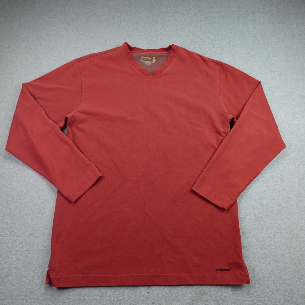 Patagonia Shirt Mens M Rust Red Casual V-Neck Long Sleeve Tee Stretch Outdoor